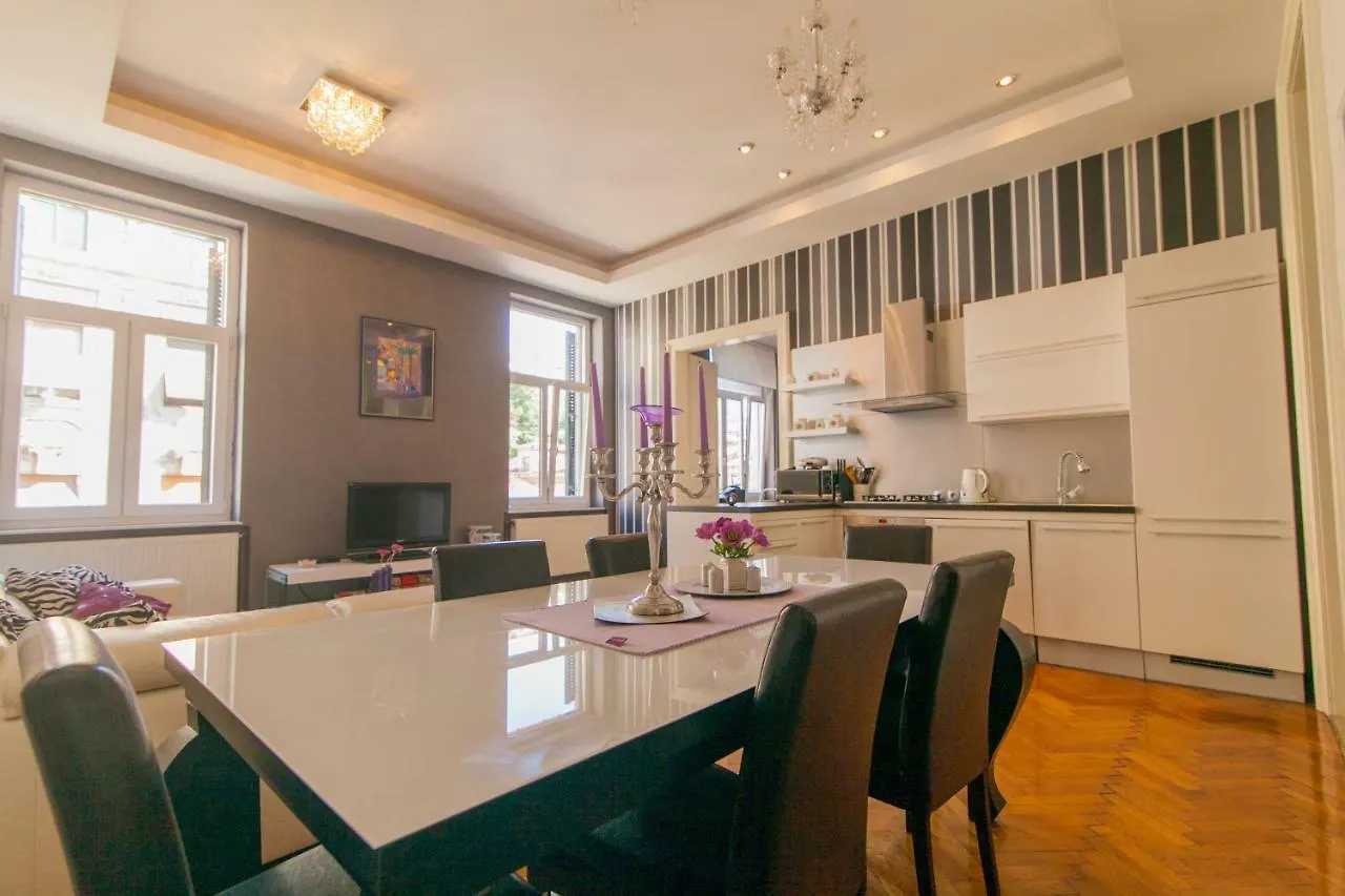 Apartment Luni Rijeka