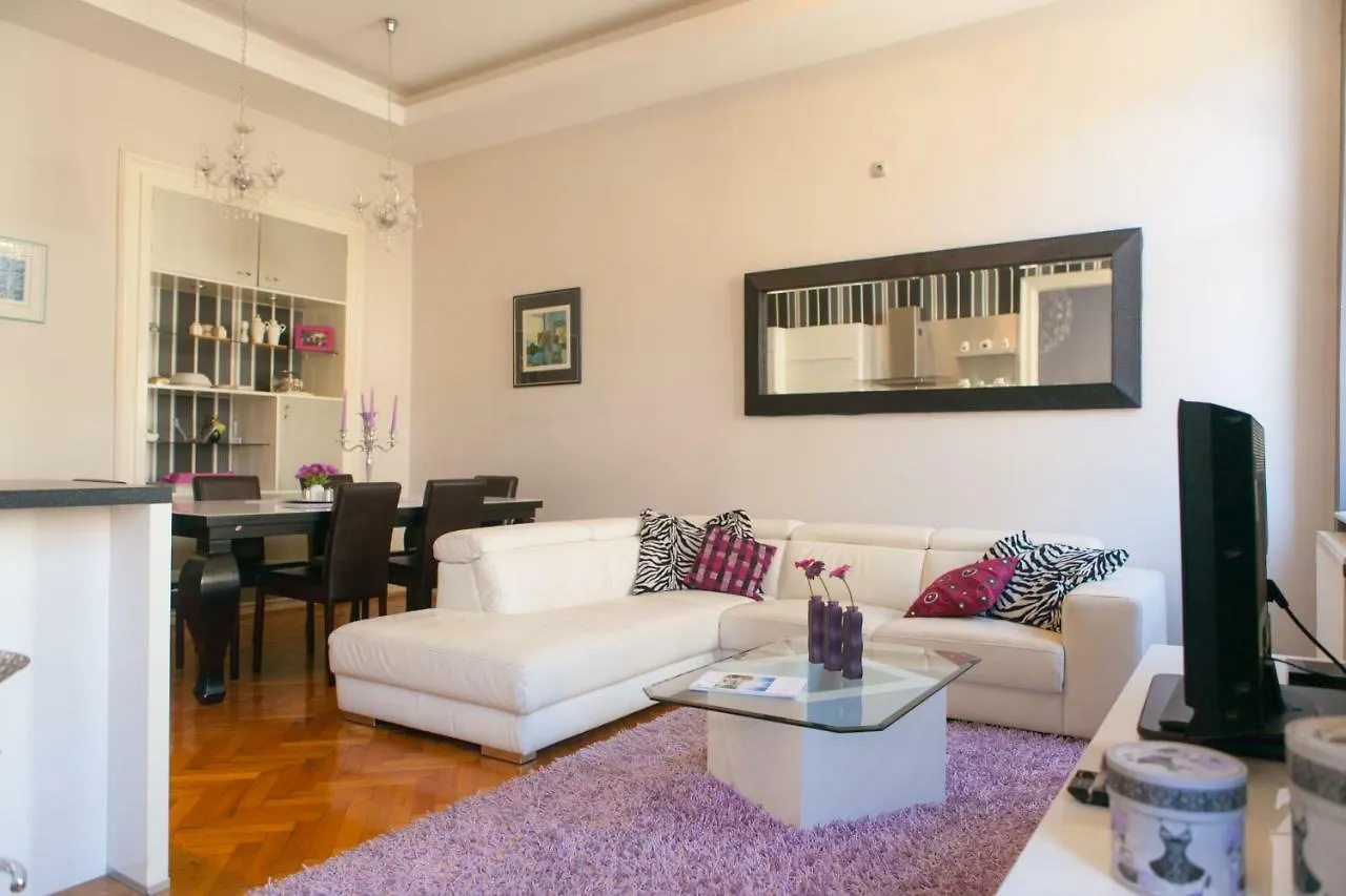 Apartment Luni Rijeka 0*,  Croatia